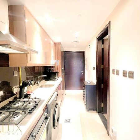 Lovely Big Studio W/ Burj Khalifa View In Downtown 두바이 외부 사진