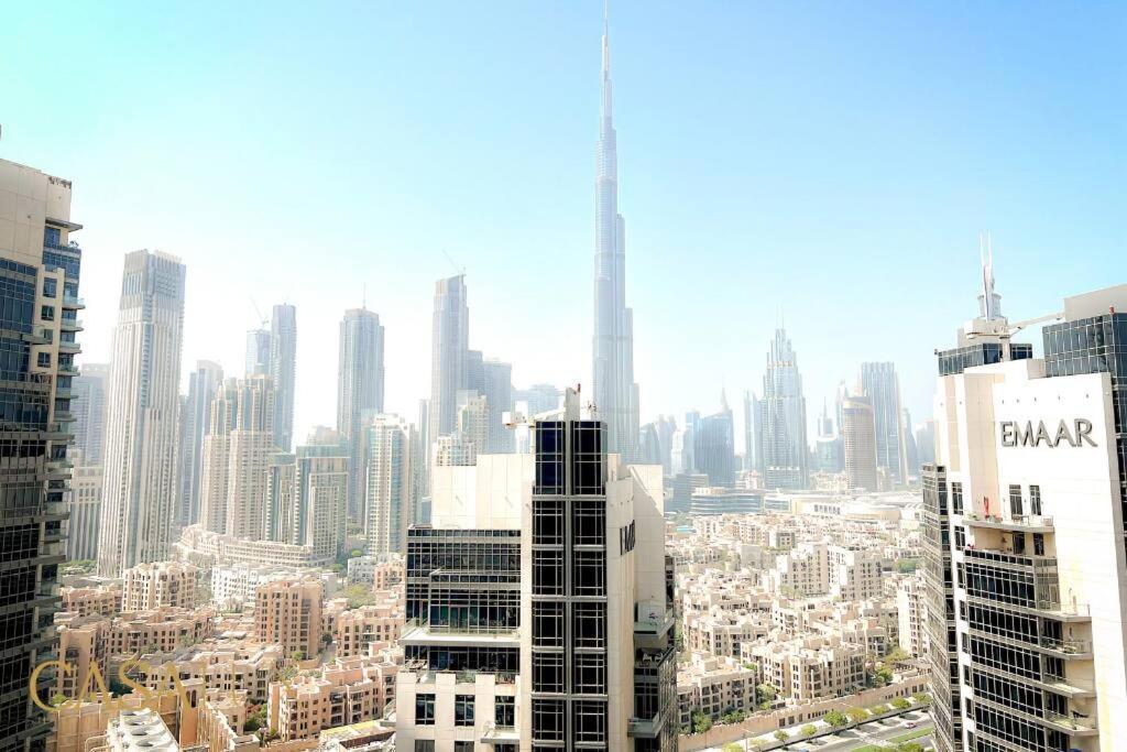 Lovely Big Studio W/ Burj Khalifa View In Downtown 두바이 외부 사진