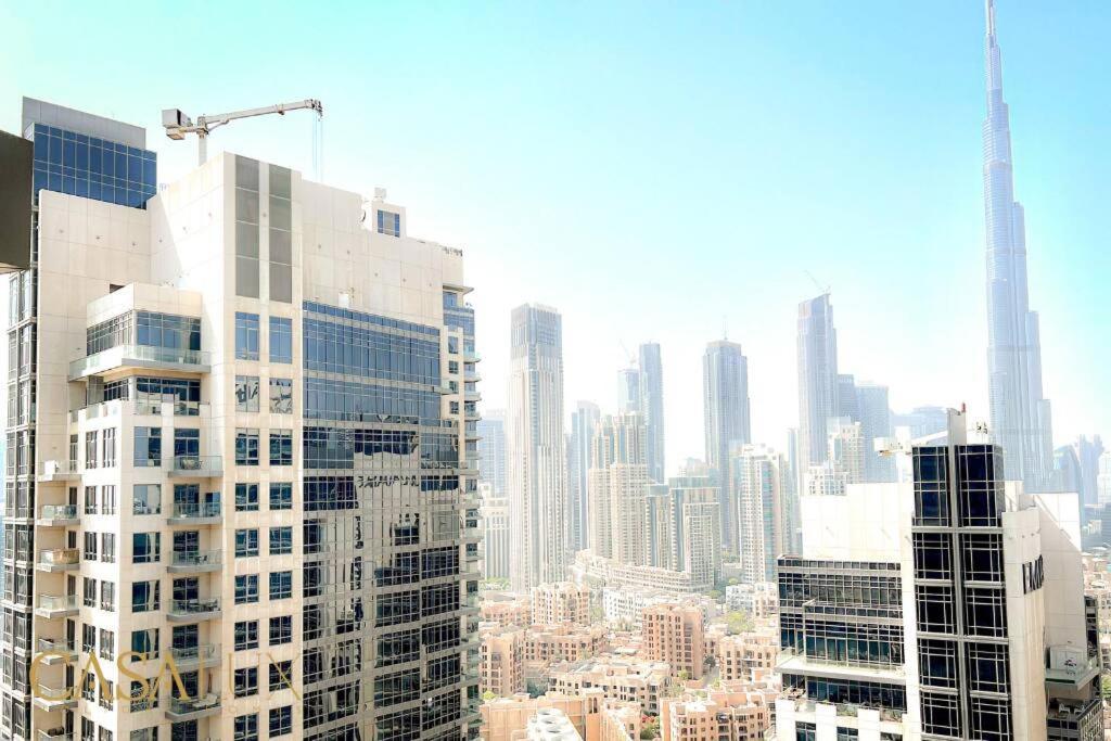 Lovely Big Studio W/ Burj Khalifa View In Downtown 두바이 외부 사진
