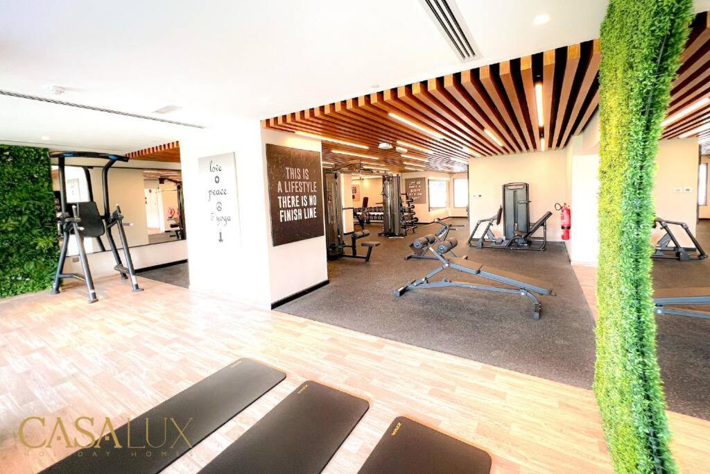 Lovely Big Studio W/ Burj Khalifa View In Downtown 두바이 외부 사진