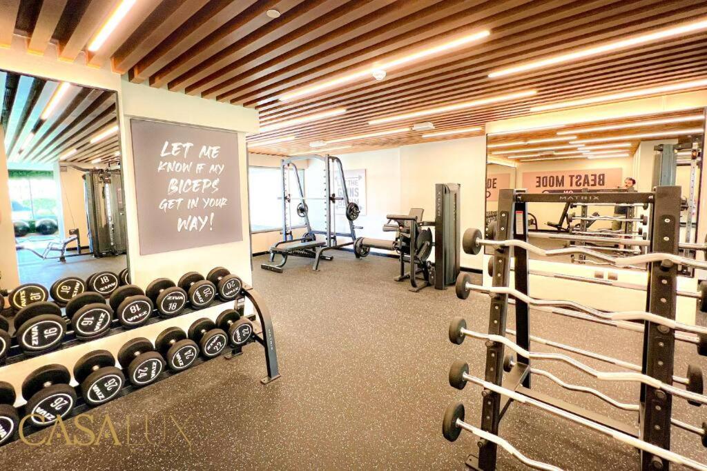 Lovely Big Studio W/ Burj Khalifa View In Downtown 두바이 외부 사진