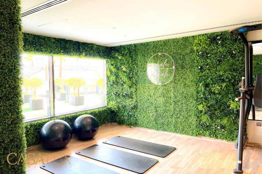 Lovely Big Studio W/ Burj Khalifa View In Downtown 두바이 외부 사진