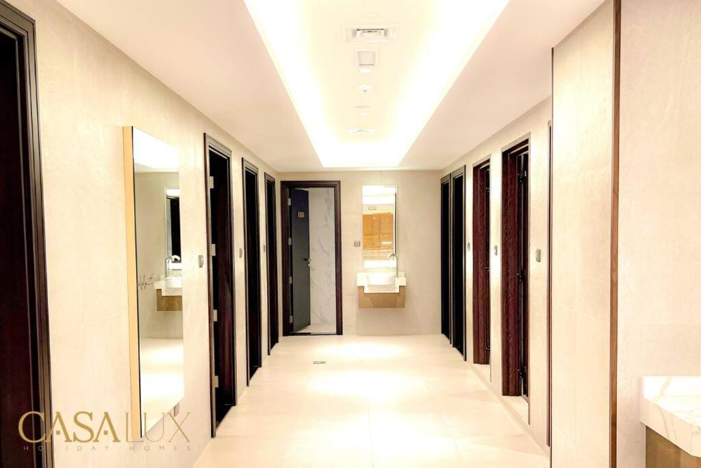 Lovely Big Studio W/ Burj Khalifa View In Downtown 두바이 외부 사진